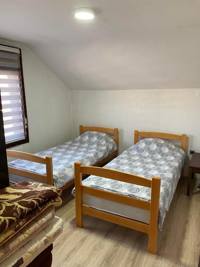 Appartamento Micin Dom Pirot Esterno foto